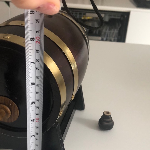 Whiskey barrel - Picture 4 of 7